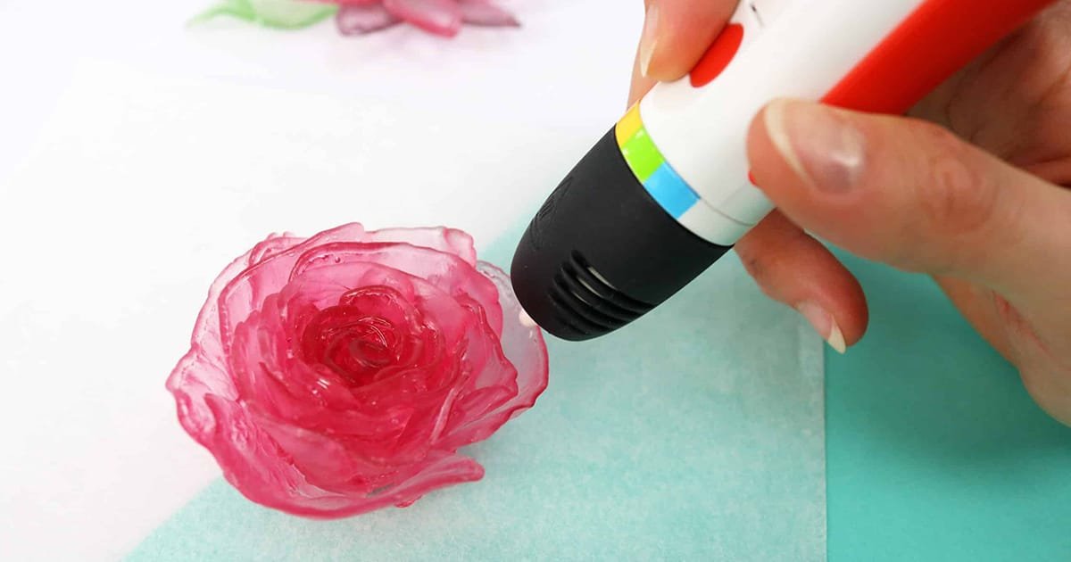 With this 3D pen you can design and draw your own instant candies